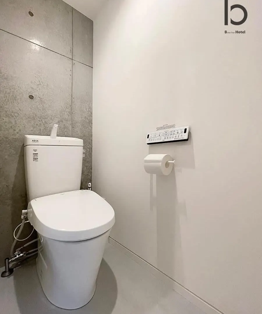 Bhotel Nekoyard - Stylish Loft Studio Steps From Peace Park Hiroshima